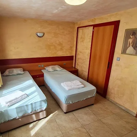 димоли Hotel *