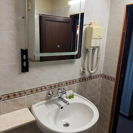 димоли Otel *